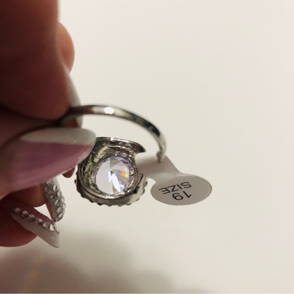 Faceted Size 9 Crystal Cocktail Ring - Picture 4 of 9